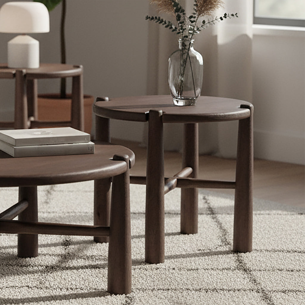 Carlyn Round Accent Table (Dark Walnut)
