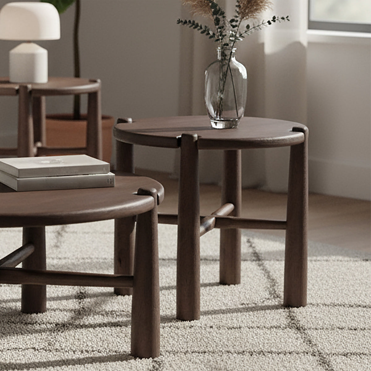 Carlyn Round Accent Table (Dark Walnut)