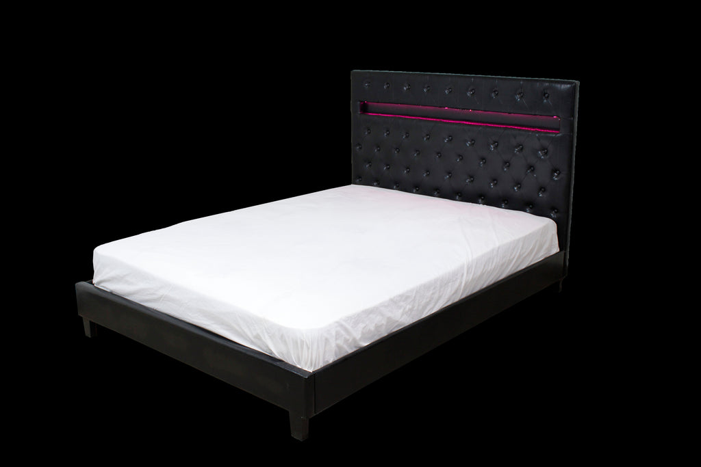 Otis Bed Black (Queen)