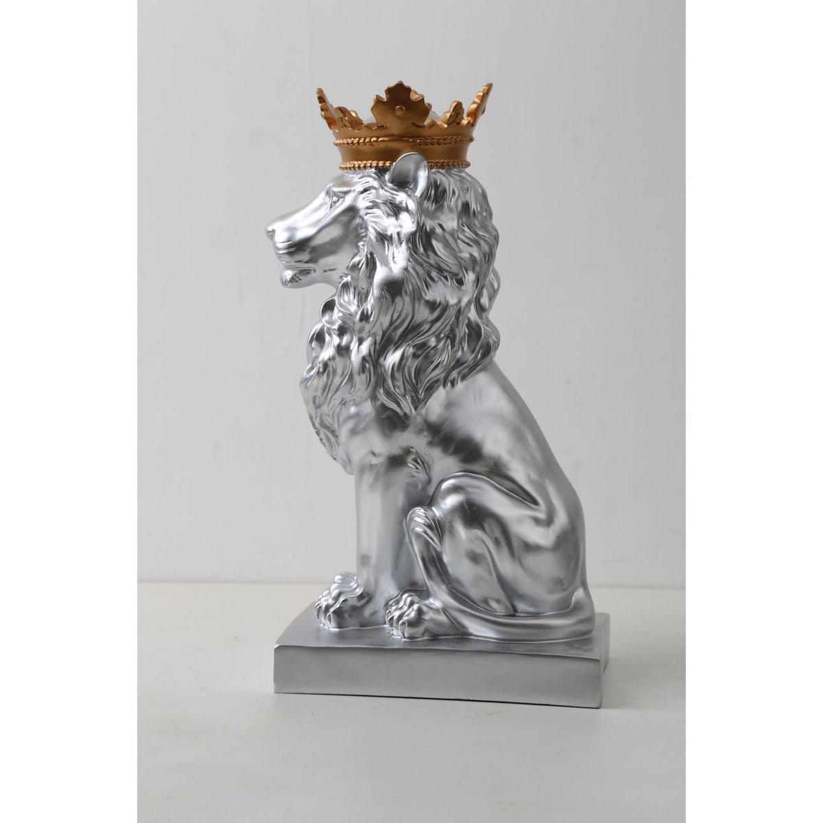 Royal Lion Statue