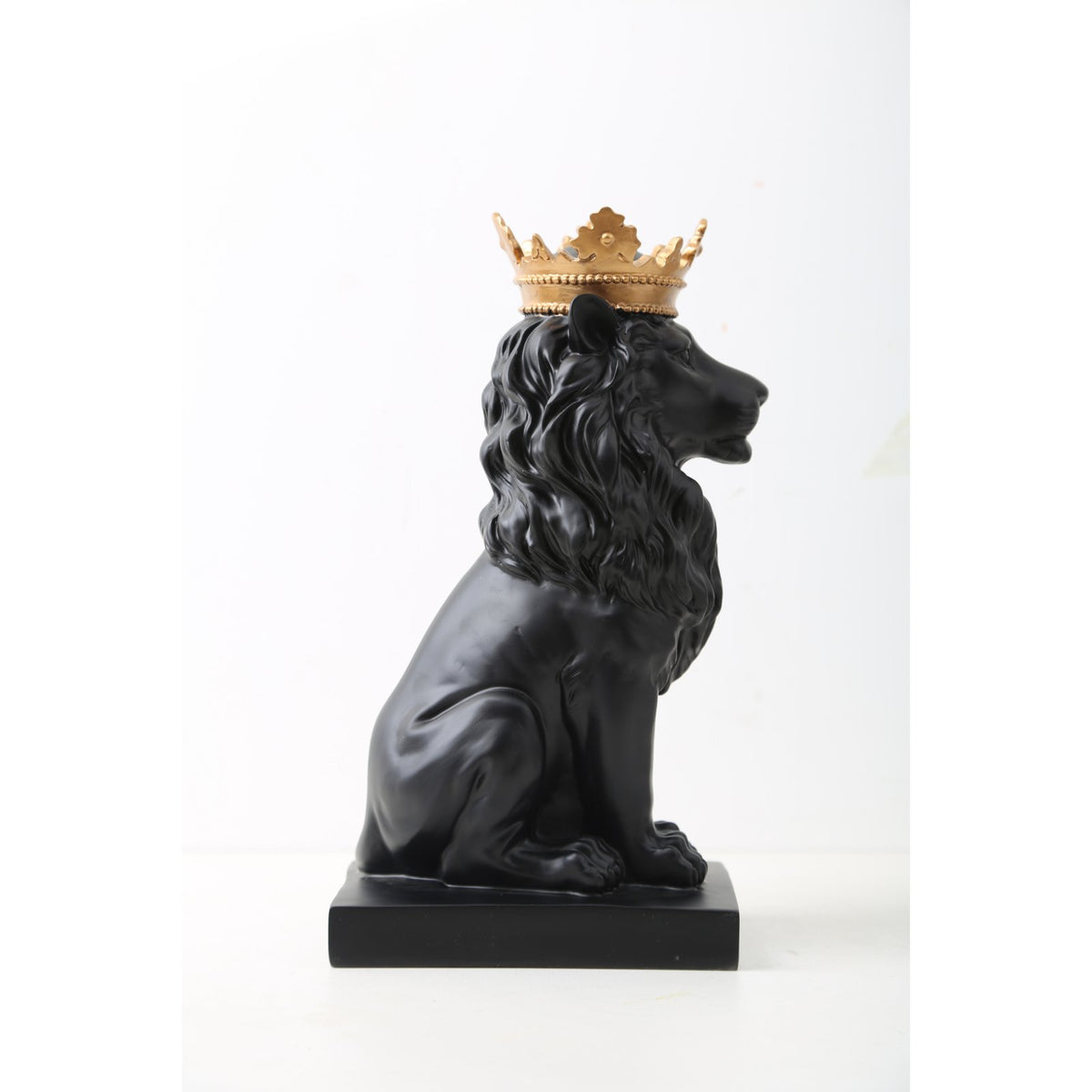 Royal Lion Statue
