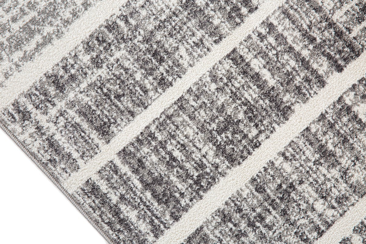 Julien 8 x 11 Area Rug (White/Silver)