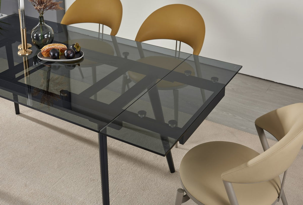 Makena Ext. Dining Table (Black)